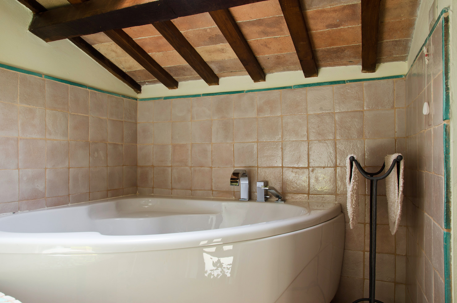 rivestimento-bagno-cotto-smaltato