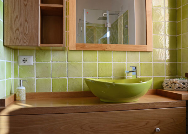 smaltato-verde-bagno-lavabo-rivestimenti