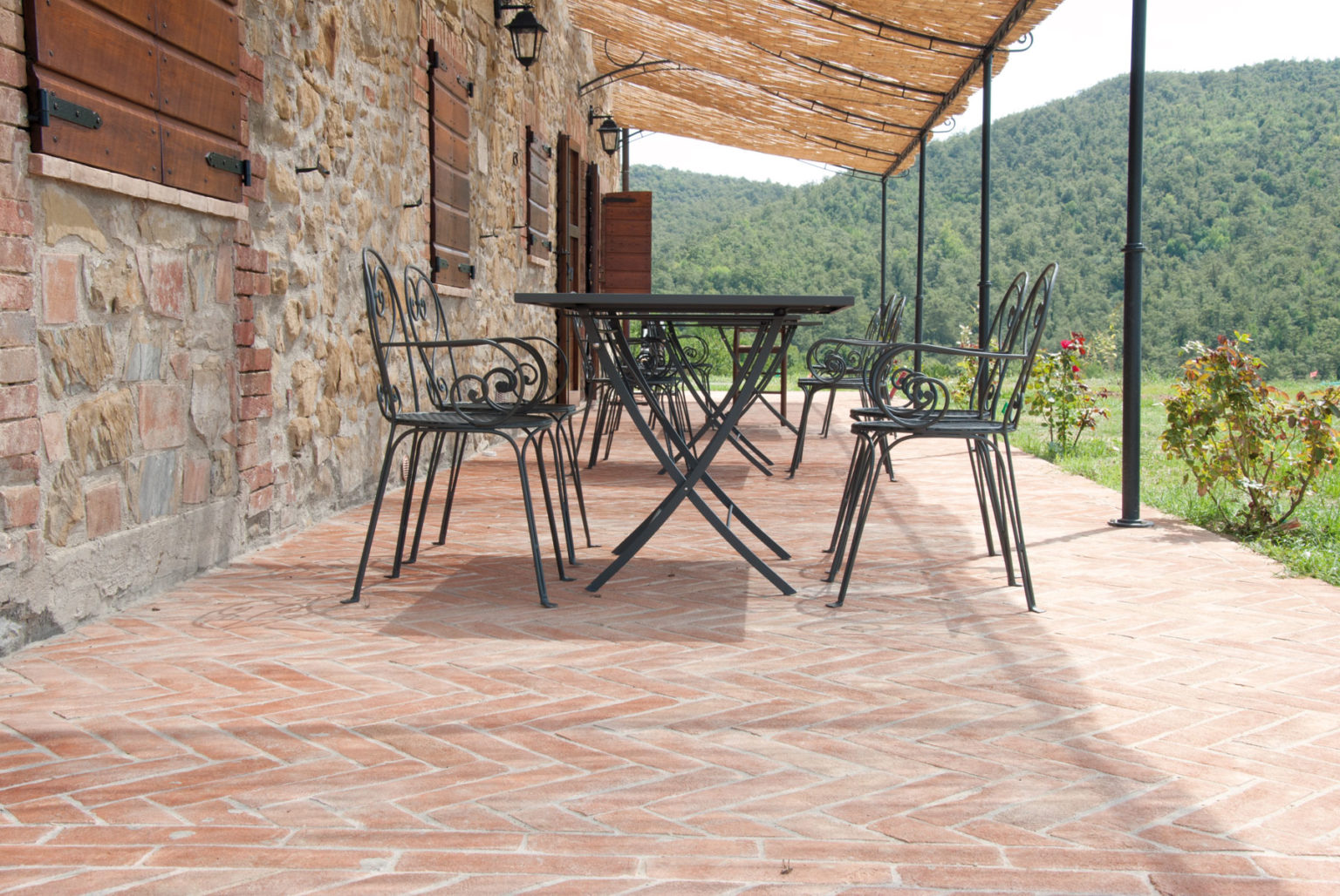 Outsunny Fioriera da Balcone in Legno Verticale a 3 Livelli, Carrello Porta Piante da Esterno Portafiori con 4 Ruote, 48 x 82 x 89.5cm | Italy