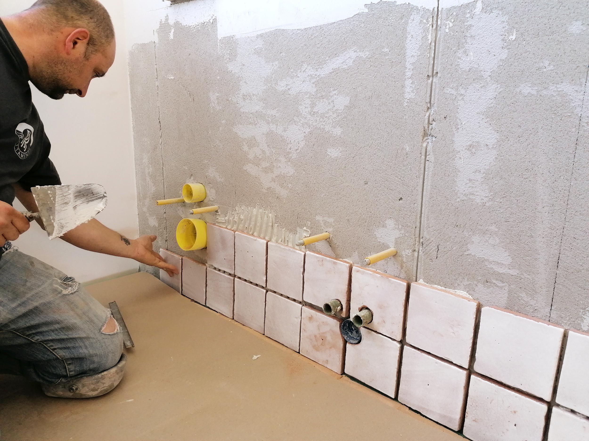 posa-rivestimento-bagno-cotto-smaltato